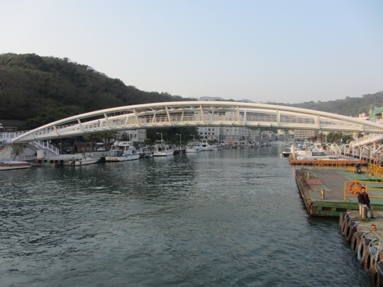 高雄鼓山漁港景觀步道橋