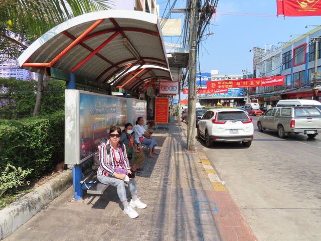 烏隆他尼往 Kumphawapi 紅色雙條巴士站