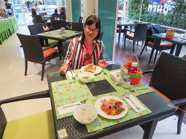 烏隆 卡文武里綠色飯店 (Kavinburi Green Hotel) 餐廳 自助早餐