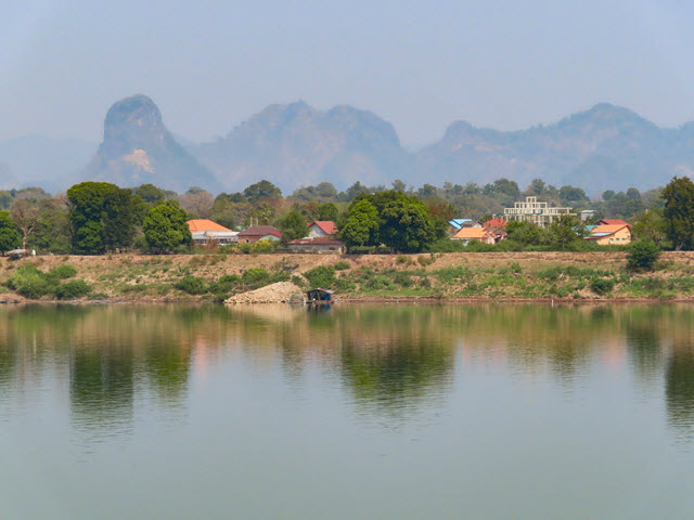 那空拍儂 Nakhon Phanom 湄公河和對岸寮國