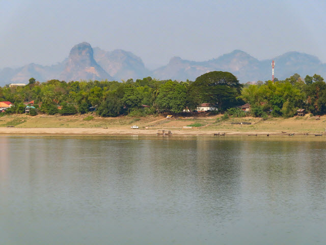 那空拍儂 Nakhon Phanom 湄公河和對岸寮國