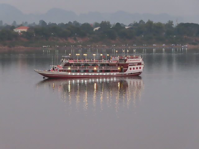 那空拍儂 Nakhon Phanom 湄公河遊覽船