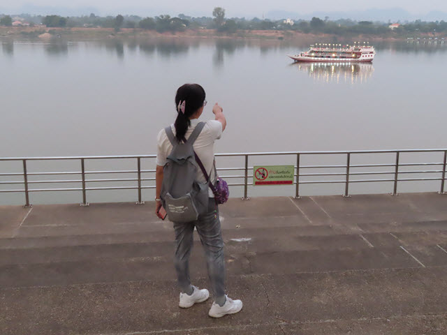 那空拍儂 Nakhon Phanom 湄公河遊覽船