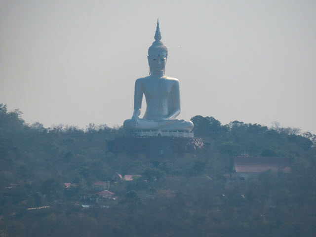 穆達漢 (Mukdahan) Wat Roi Phra Putthabat Phu Manorom