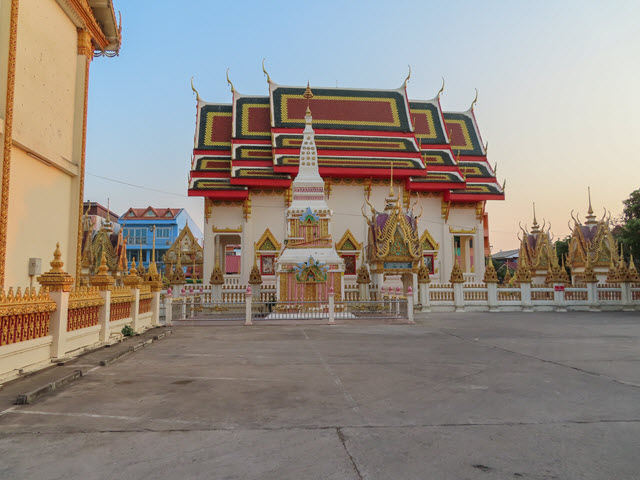 穆達漢 (Mukdahan) Wat Yot Kaeo Siwichai