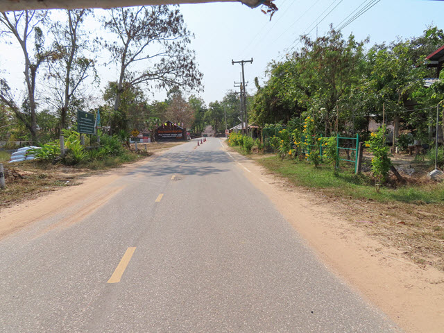 穆達漢 mukdahan Phu Pha Thoep National Park 國家公園 公路入口