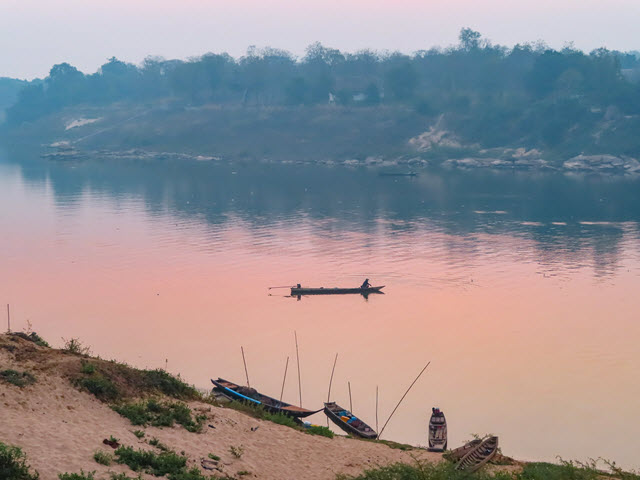Khong Chiam 雙色河展望台大清早景色
