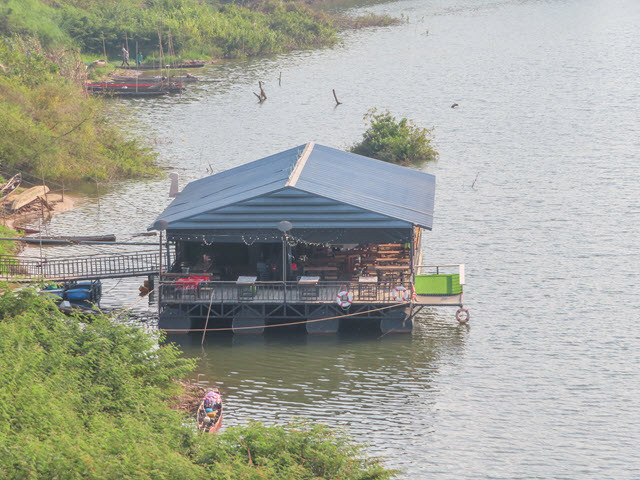 Khong Chiam 月河 แพลำโขง 船屋餐廳