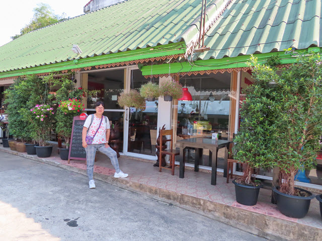 烏汶 Ubon Ratchathani ลองเดอนัว 烤雞店