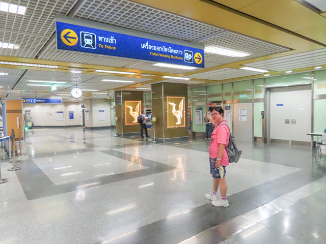 曼谷地鐵 MRT Itsaraphap 站