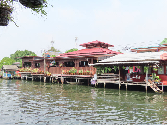曼谷 Klong Bang Luang 水上市場 運河畔餐館