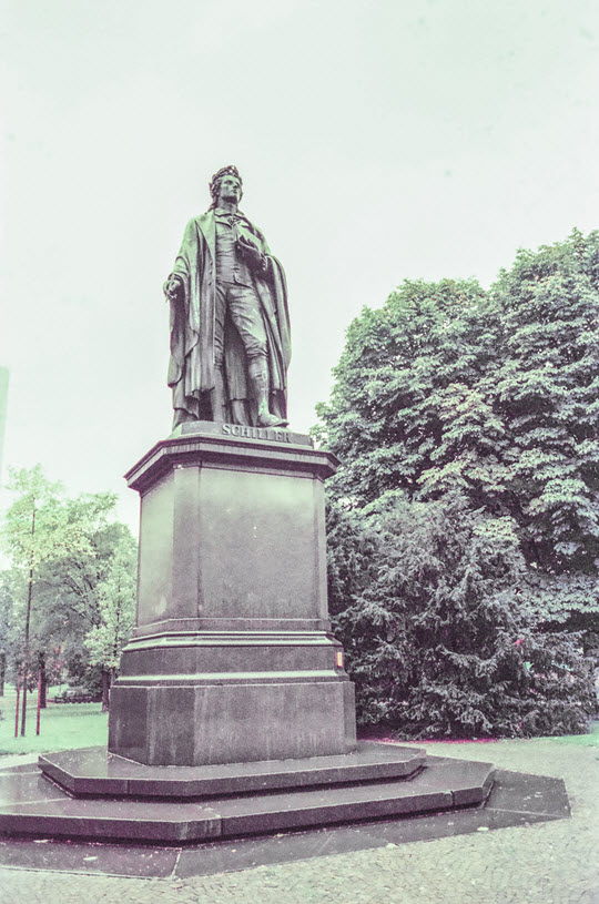 德國法蘭克福 Friedrich Schiller 銅像 18世紀著名詩人、哲學家、歷史學家和劇作家
